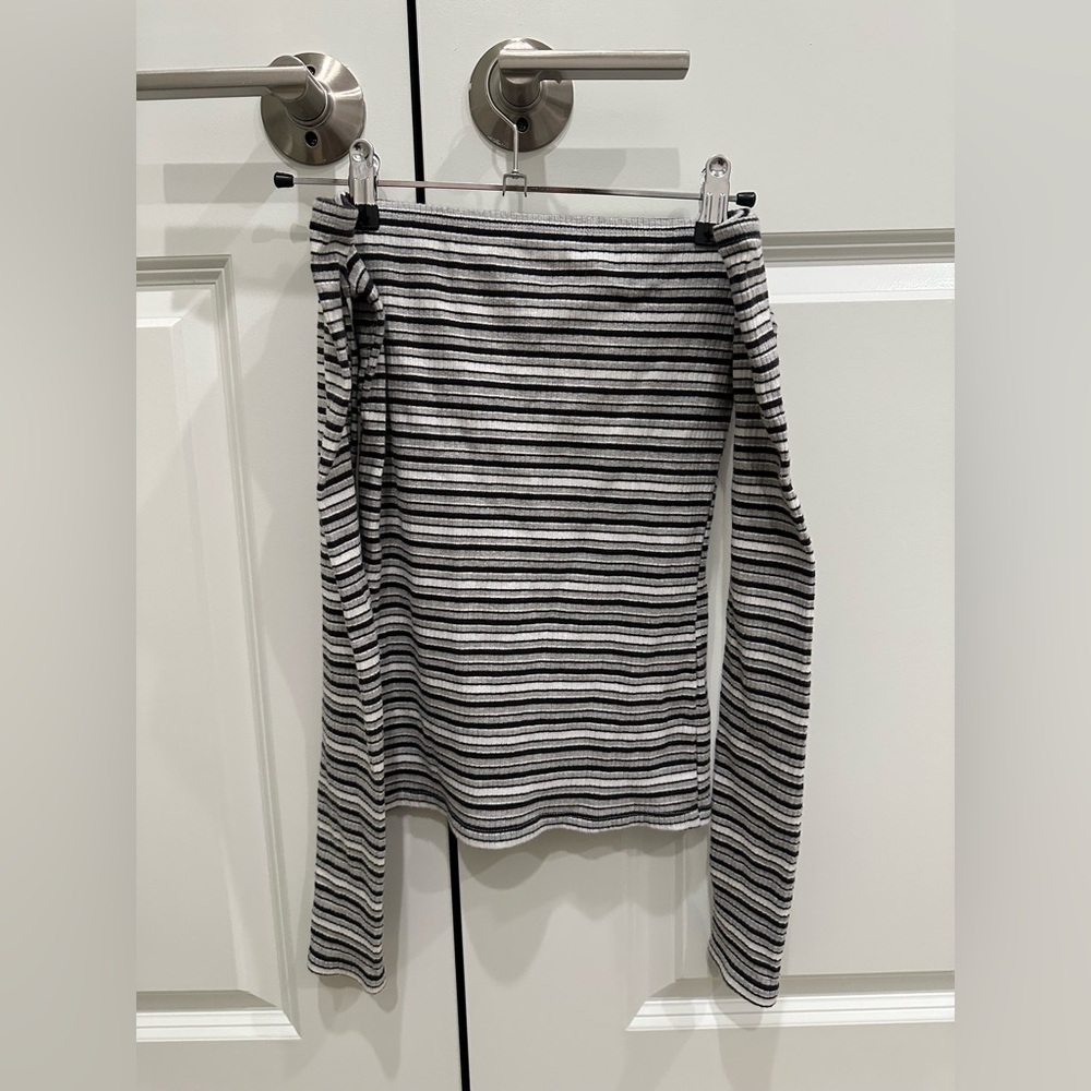Hollister Striped Off the shoulder Long Sleeve